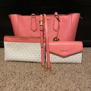 Pink Michael Kors Bags